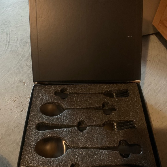 🐝🌟Hurry Limited time offer 🌟 🐝20pc Stainless Steel Cutlery Set!!🐝 - Picture 3 of 5